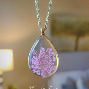 Queen Anne's Lace Gold Necklace,Pressed Flower Jewelry,Real Flower Necklace,Nature Jewelry,Resin Flower Necklace,Gift for Mom-Pink Necklace