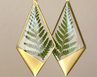 Botanical Green Leaf Plant Earrings, Plant Jewelry, Hanging Plant Earrings, Plant Lady Gift, Nature Jewelry, Gardener Gift, Boho Earrings