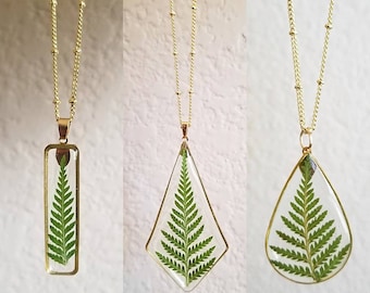 Resin Flower Jewelry,Fern Necklace,Geometrical earring,Minimalist jewelry,Nature Gifts,Fern in resin,Nature inspired Necklace,Green Necklace