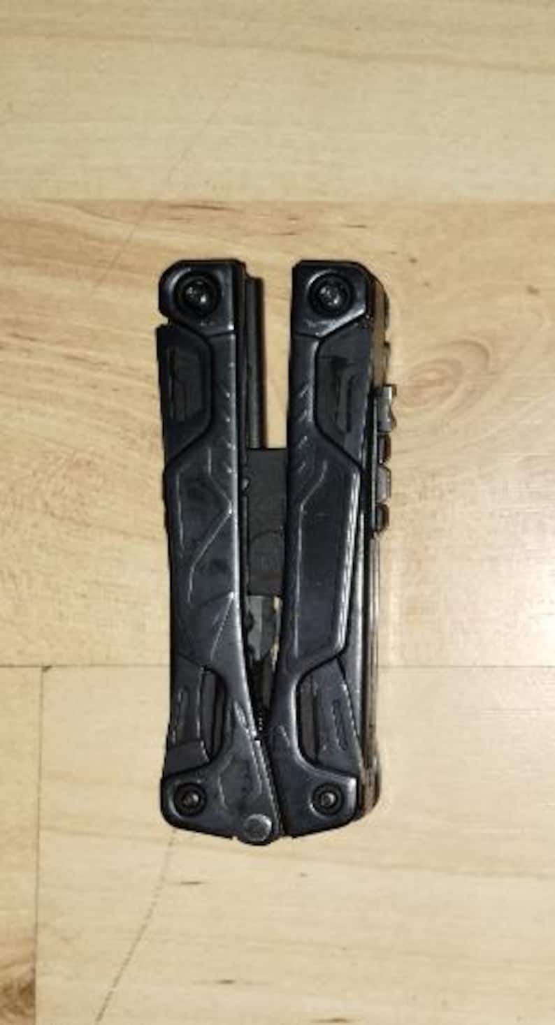 Handcrafted Leather Sheath for Leatherman OHT & Mini Maglite, Personalized with Initials for Free image 3