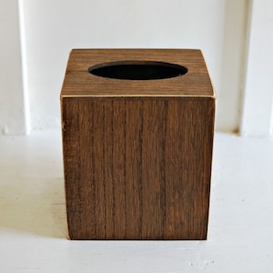 Rustic Wood Tissue Box Cover. Mild Distressing. Natural Wood. Farmhouse Tissue Box Cover. Rustic Bathroom Accessories. Farmhouse Decor