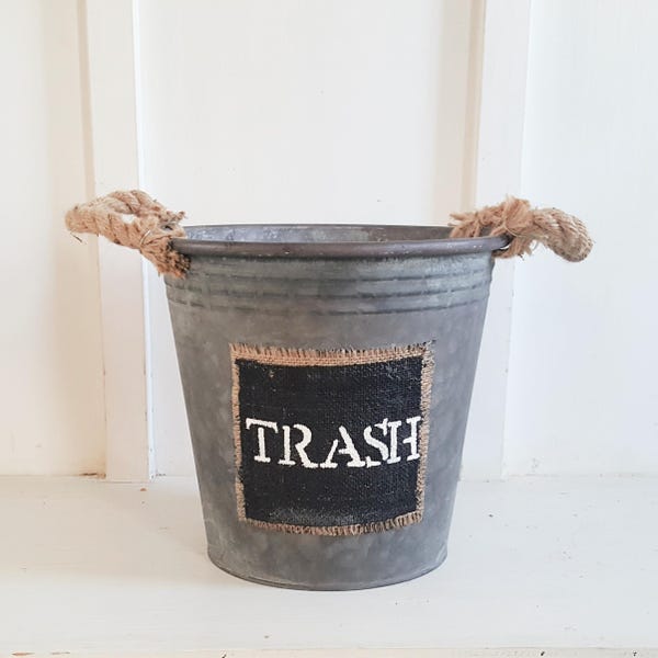 Cestos de basura para baño. Rústicos. Galvinizados. Asas de cuerda. Cubo de metal rústico. Cesto de basura para baño estilo rústico. Cubo de metal estilo rústico.