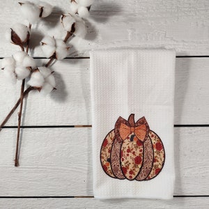 Fall Pumpkin Hand Towel| Fall Home Decor| Home Decor| Kitchen Towel| Bathroom Towel| Fall Hand Towel| Kitchen Decor| Bathroom Decor
