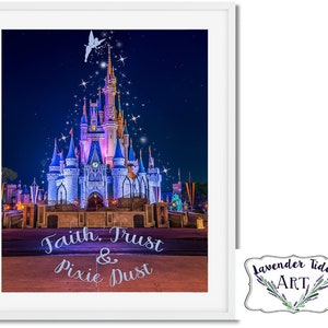 18x24 oder 24x36 Magisches Königreich Kunstdruck, Cinderella Castle at Night mit Tinkerbell &quot;Glaube, Vertrauen und Pixie Dust&quot;
