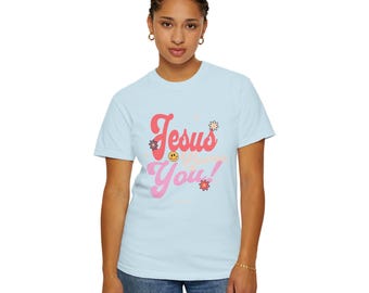 イエスはあなたを愛しています コンフォートカラーTシャツ：クリスチャン・フェイス・アパレル