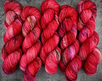 Polwarth Fingering Weight | 100% Superwash Polwarth Wool | Transylvania  | Classic Halloween Collection | Hand Dyed Yarn