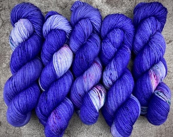 Polwarth Fingering Weight | 100% Superwash Polwarth Wool | Nightmare | Classic Halloween Collection | Hand Dyed Yarn