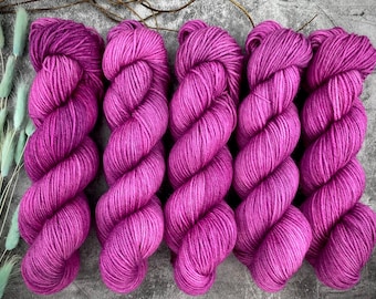 Biscotti DK Weight | 85% SW Merino Wool/15 Nylon | Mischief | Hand Dyed Yarn | Superwash