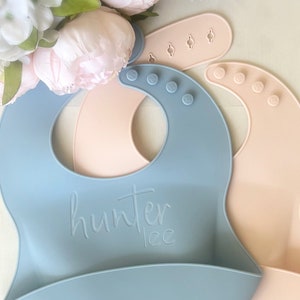 Personalized Silicone Baby Bib, Baby Shower Gift, Baby Feeding, Baby Girl, Baby Boy, Bib, Engraved Gift, Personalized Gift, BPA Free