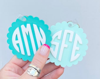 porte-clés monogramme | porte-clé monogramme festonné |  Étiquette de sac à dos | Étiquette personnalisée | Porte-clés | Cadeau pour elle | Enfants | Sac à dos | Personnalisé