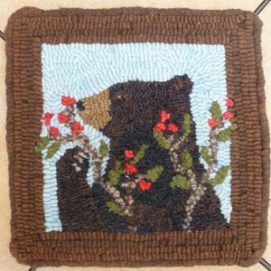 Berry Bear Rug Hooking Kit