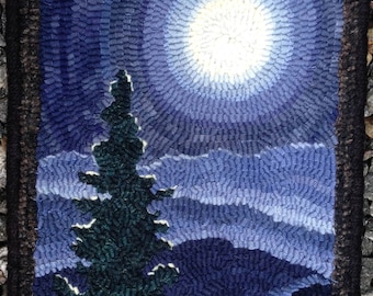 Mond über dem Berg