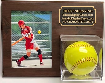 Softball personnalisé - Vitrine de photos 5 x 7 : plaque en bois au fini cerisier, photo gratuite