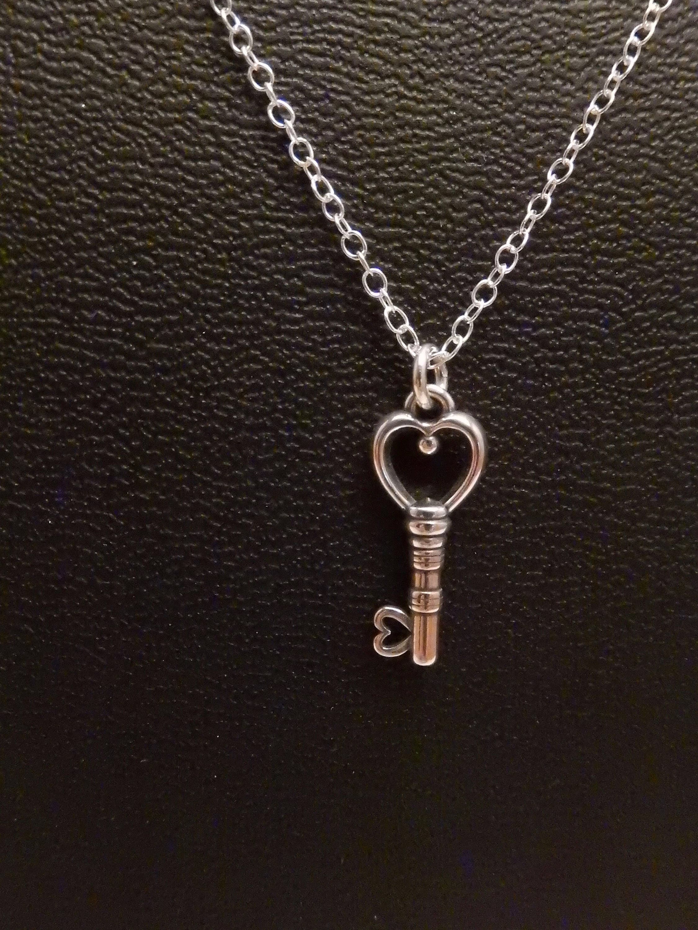 ネックレス・ペンダント VINTAGE HOLLYWOOD Keyhole Heart Necklace 4BNY562 1990s-tiffany-co-double-open-