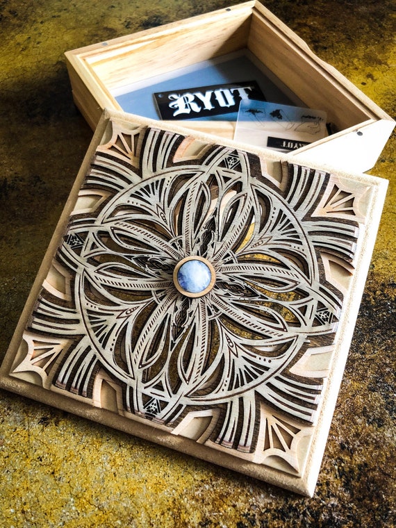 2 layer 7x4 420 Tiki Screen Box unique box magnetic lid and bottom tray two layers of wood engraving laser cut and engraved