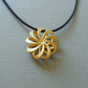 Rosette - 3D Printed Pendant in Gold Plated Steel | 3D Printed Jewelry