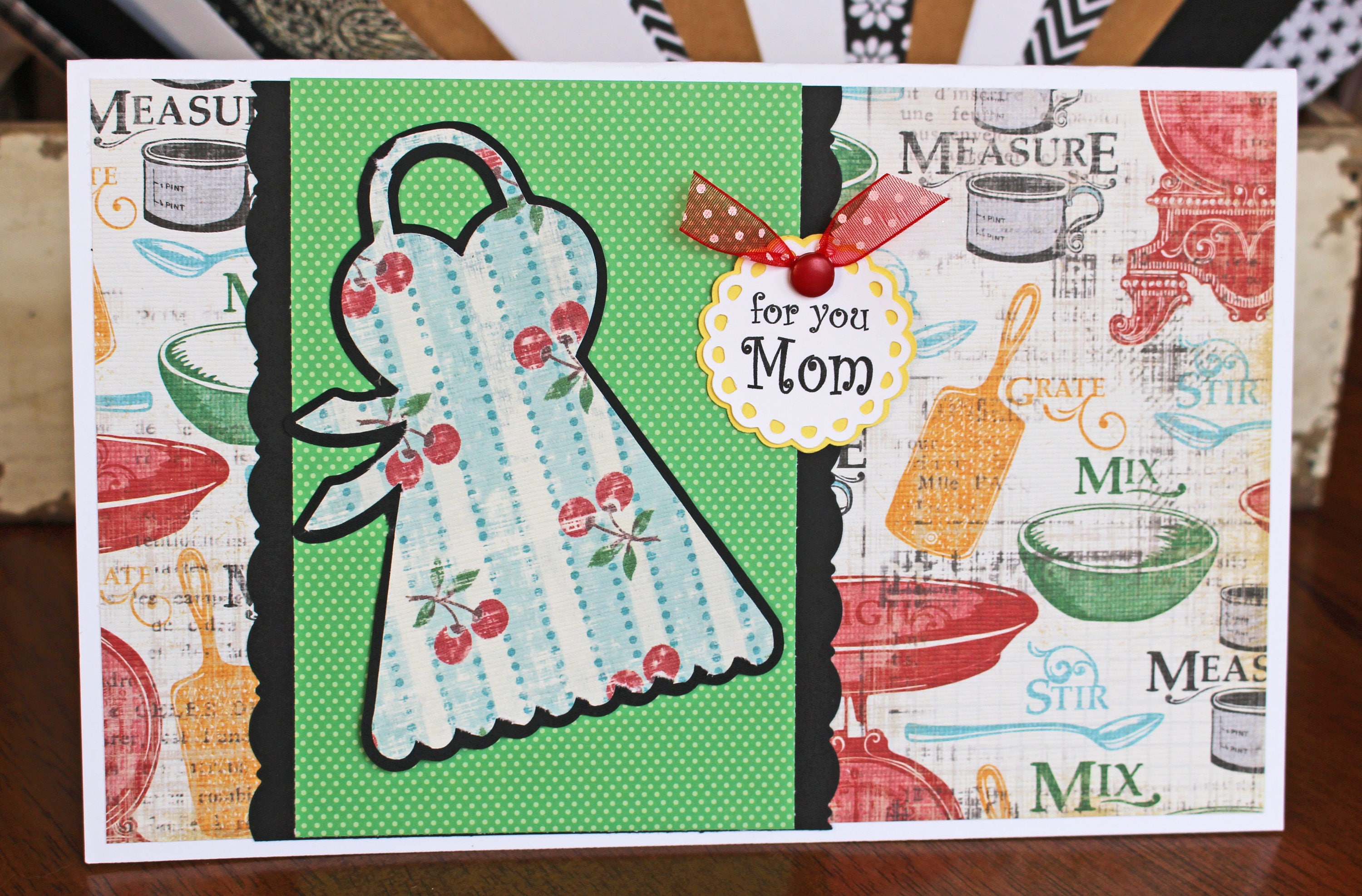 Mom's Kitchen Apron, Kitchen Apron for Mom, Cooking Apron for Mom, Moms  Cooking Apron, Mothers Day Apron, Apron for Mothers Day