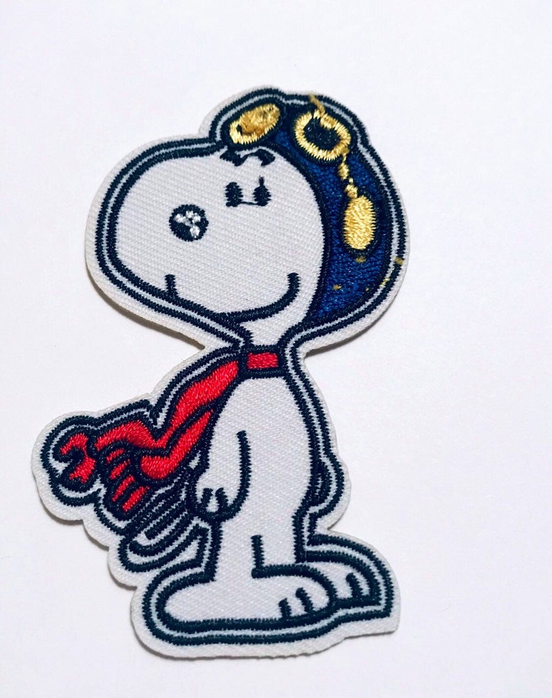 Snoopy with Red Heart Embroidered Iron On//Sew On Patch Peanuts