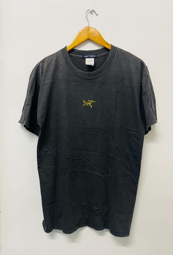 Vintage 00s Arc'teryx T-shirt / Streetwear / Skate Surf / Outdoor