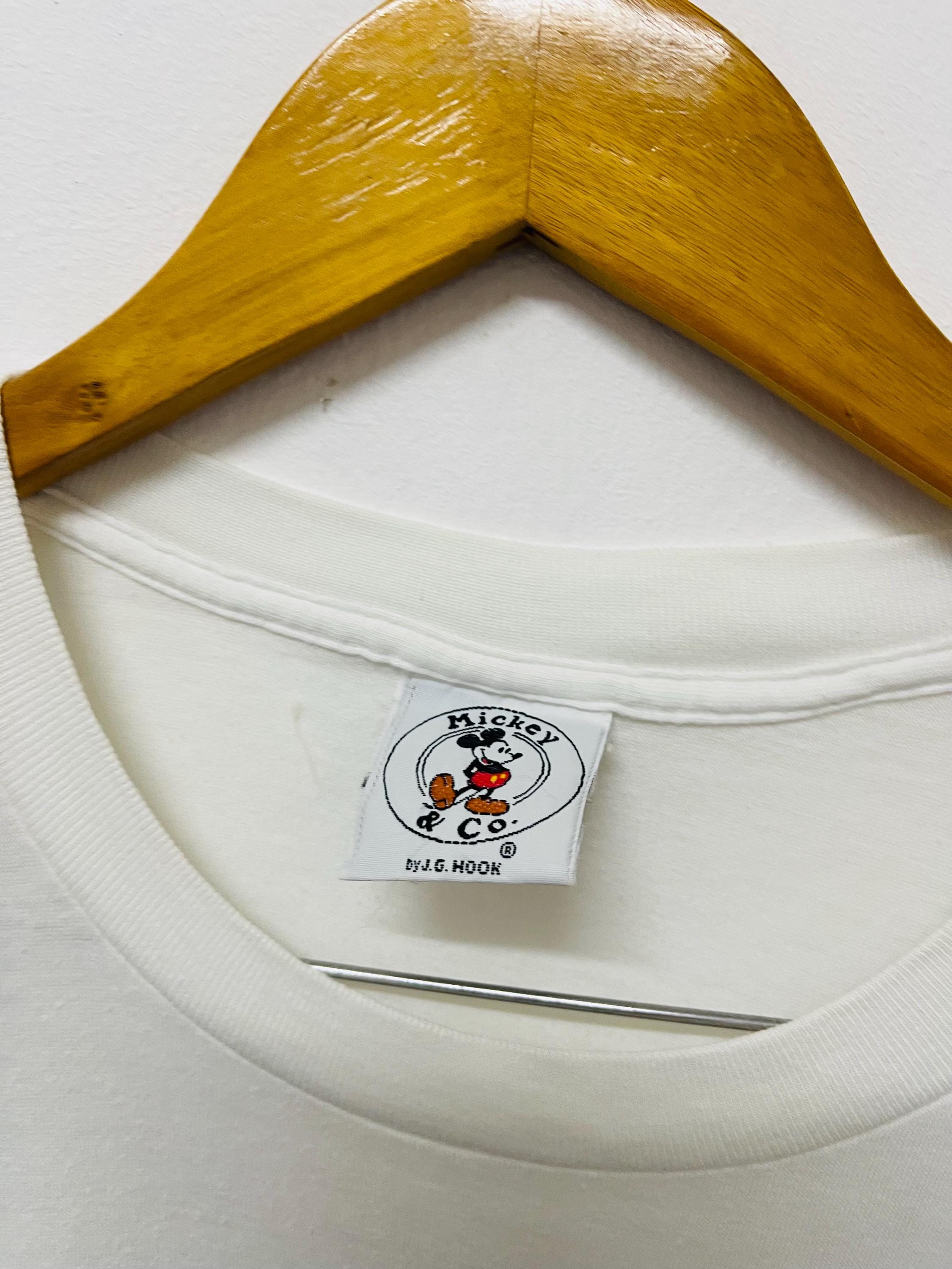 Vintage 90s Mickey Skateboarding T-shirt / Cartoons / Animations 