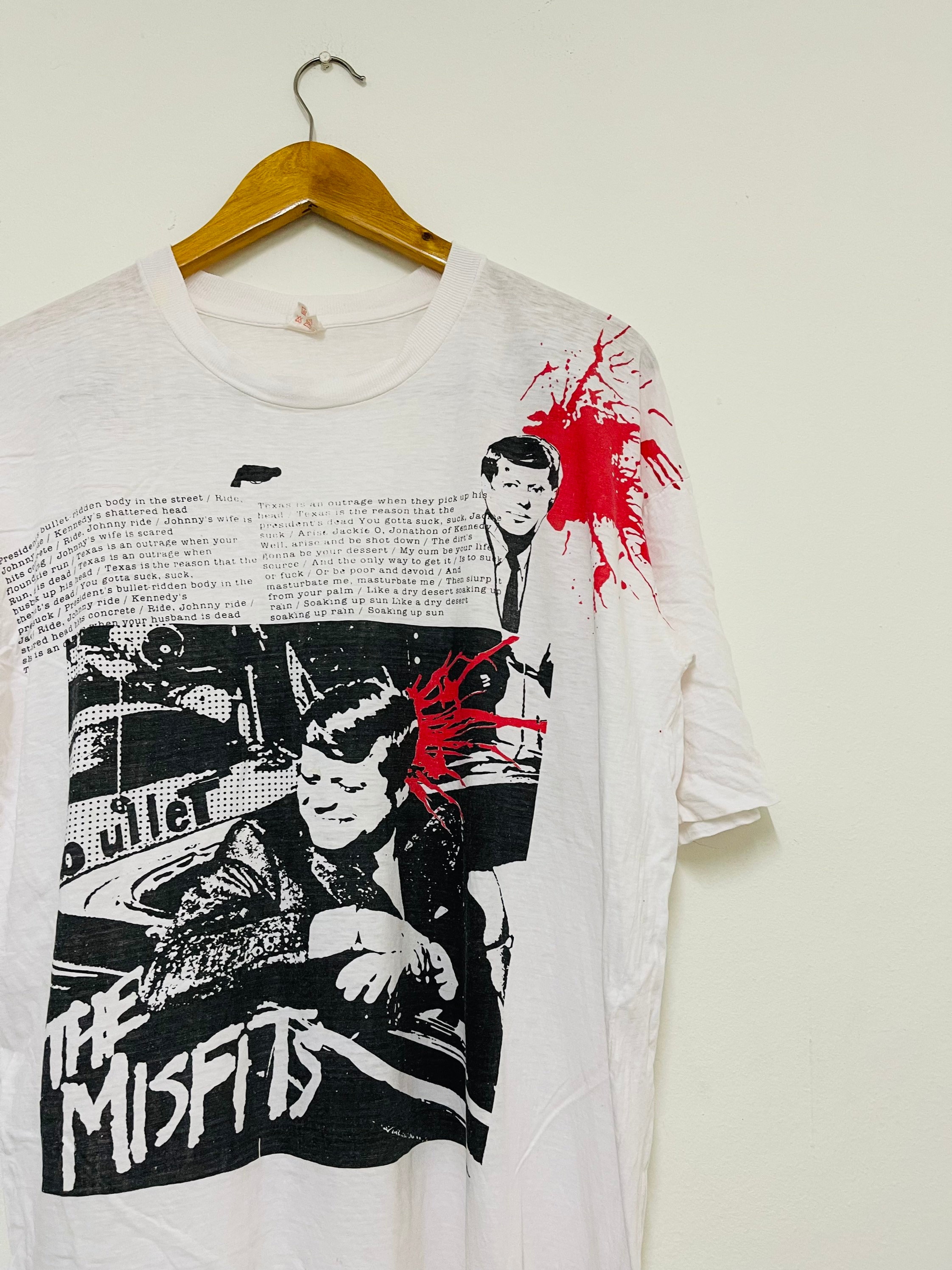 XL　90s　Misfits　Bullet　Tシャツ　白　ヴィンテージ　激レア XL 90s Misfits Bullet Tシャツ 白 ヴィンテージ 激レア - メルカリ