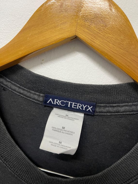 00s ARC'TERYX シャツ Vintage 00s Arc'teryx T-shirt / Streetwear / Skate Surf / Outdoor