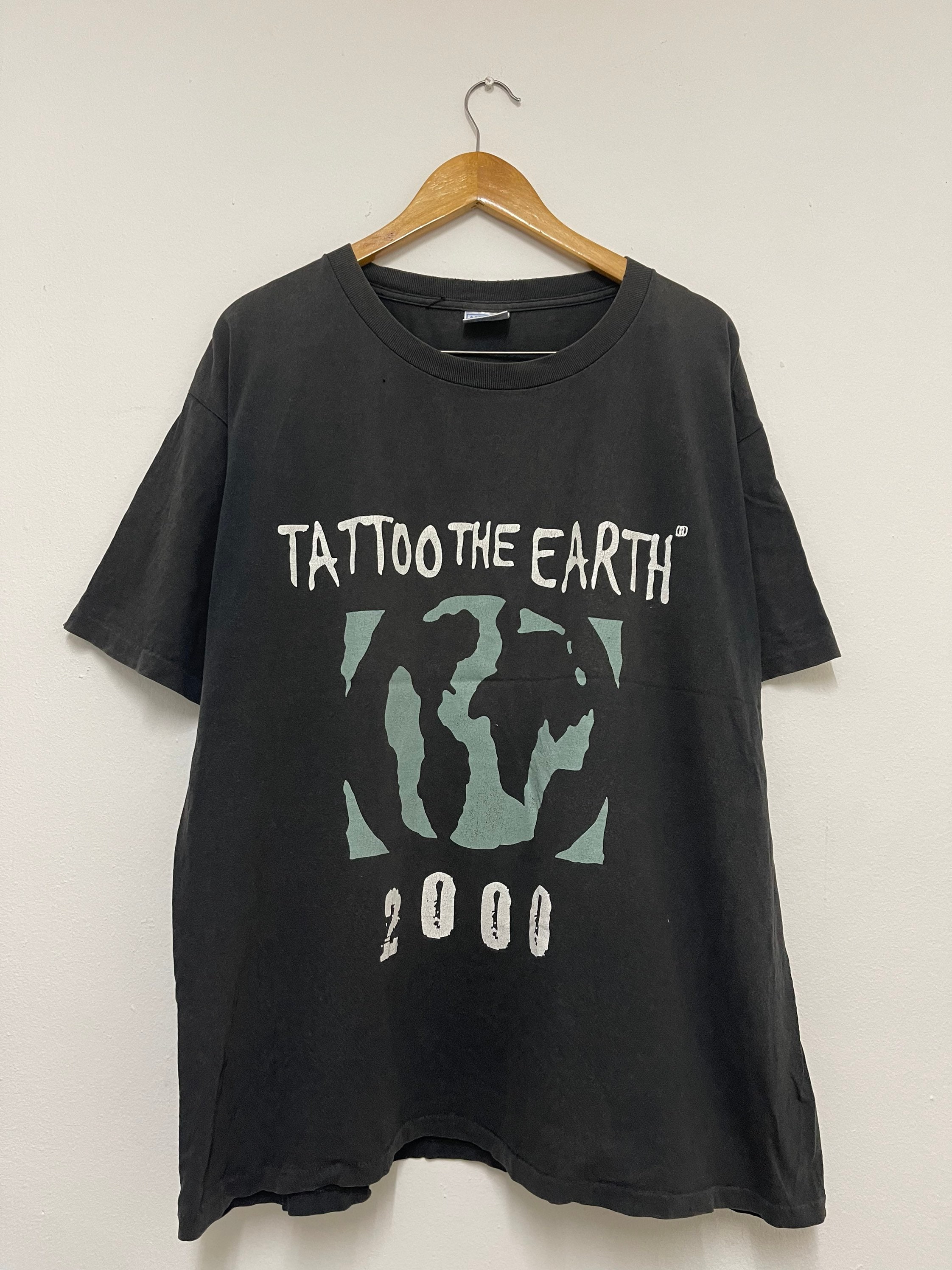 ミュージシャン Tattoo The Earth 2000 vintage longsleeve Vintage Y2K Tattoo the Earth 2000 Slayer Slipknot Metal T-shirt