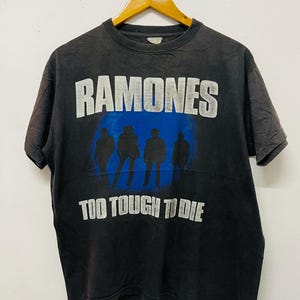 Vintage 80s The Ramones : Too Tough To Die T-Shirt /  Punk Music Band T-Shirt / Punk / Punk Rock / Streetwear / Black / L