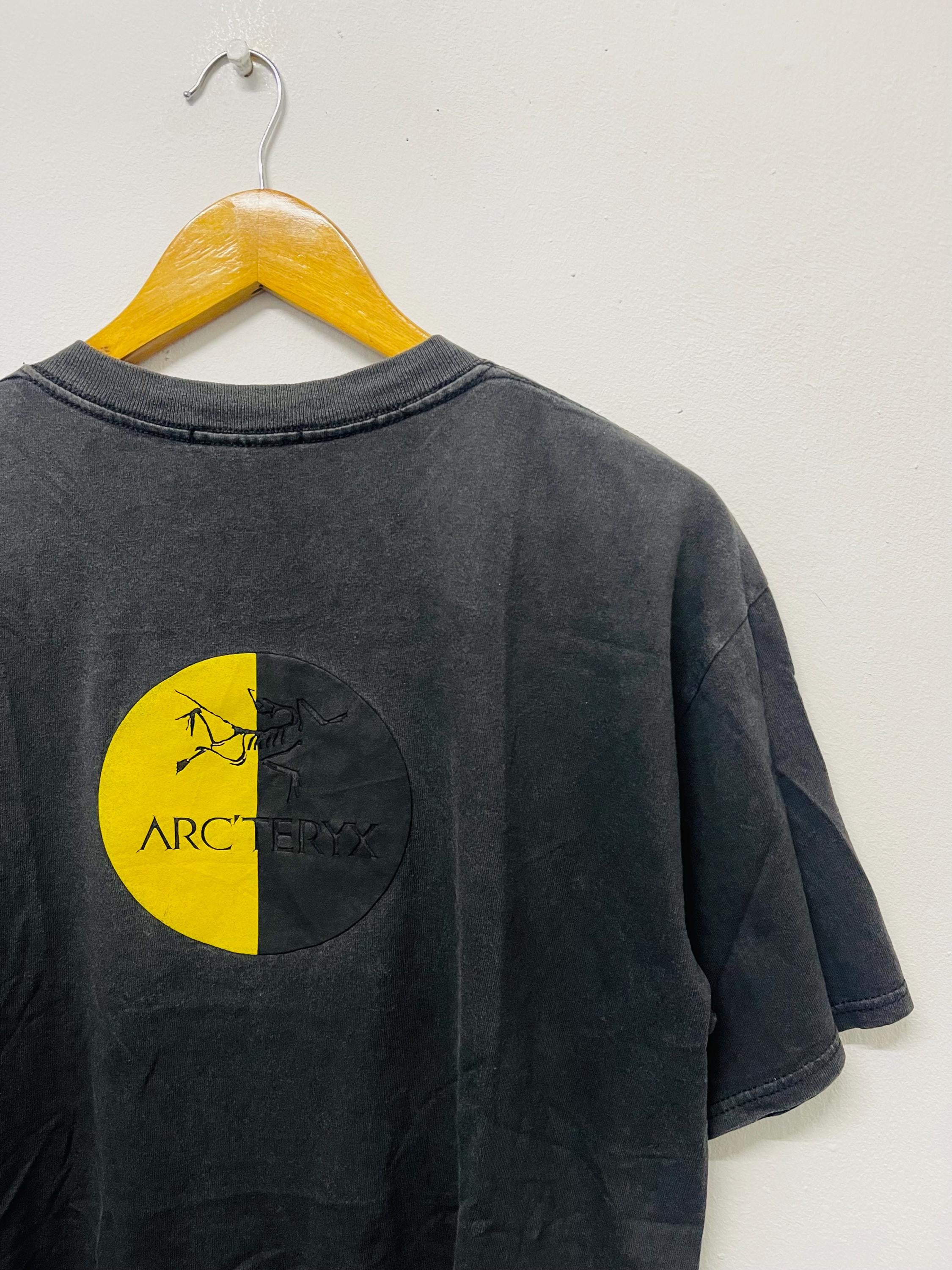 Vintage 00s Arc'teryx T-shirt / Streetwear / Skate Surf / Outdoor