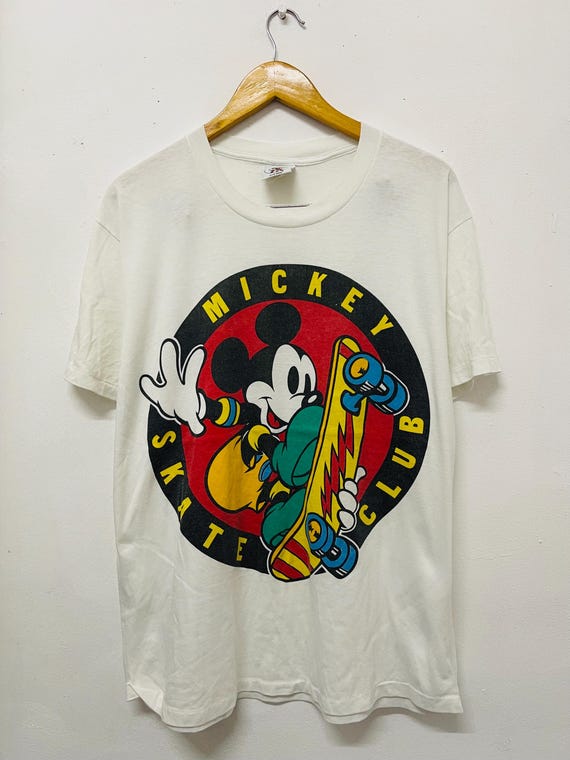 Vintage 90s Mickey Skateboarding T-shirt / Cartoons / Animations 