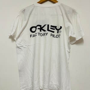 Vintage 90s Oakley Clothing : Factory Pilot T-Shirt / Modern Streetwear / Rare / Street Fashion / Skateboarding / Skate Surf / White / L