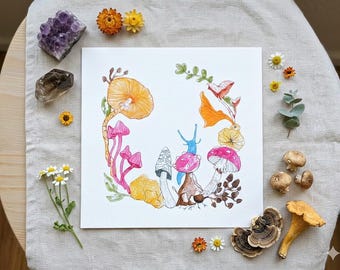 Konsttryck med svamp och snigel – Cottagecore Woodland Illustration – Nyckfull väggdekoration i naturen, present (tryck)