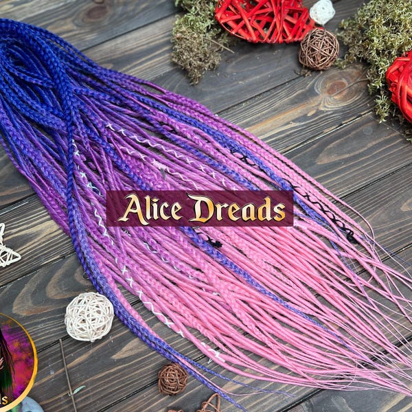 Dreads sintetici sfumati: viola, blu, magenta, rosa con trecce e dettagli avvolti
