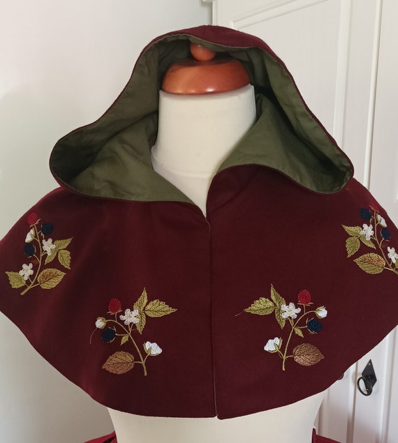 Fantasy costume, woolen cape, elf costum, Cosplay, embroidered cape, fantasy cape