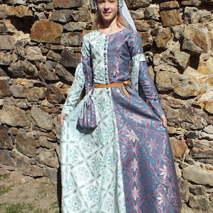 Medieval woman dress, medieval dress, historical costume, historical woman dress, medieval historical costume, brocade dress, medieval hat