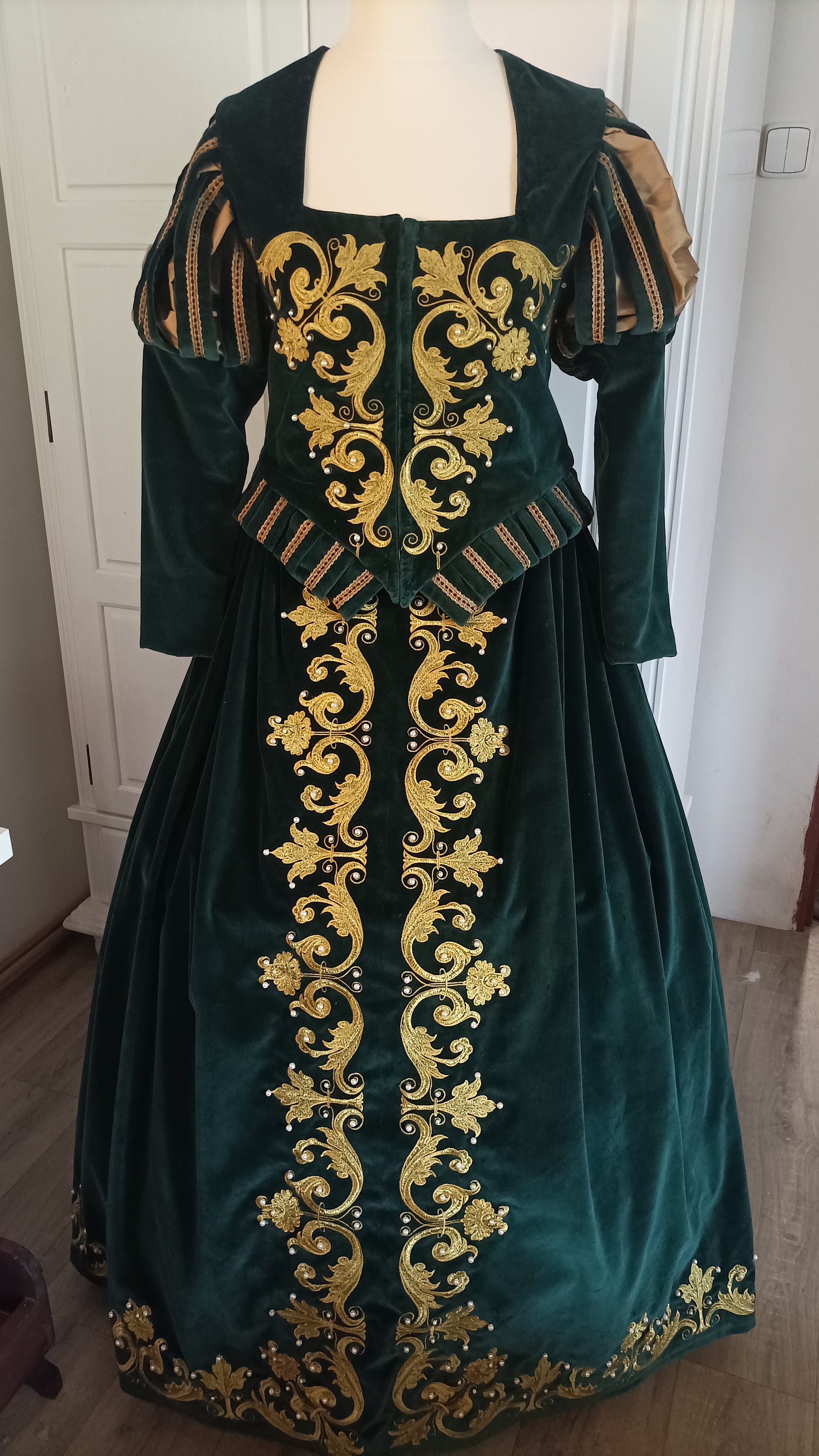 Renaissance Woman Dress, Renaissance Dress, Historical Costume ...