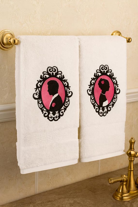 Embroidered Silhouette Towel Set – Vintage Couple Cameo Bathroom Decor, Romantic Gift