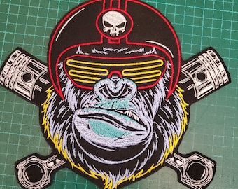 Duża naszywka z haftem „Goryl Biker”: do prasowania / przyszycia