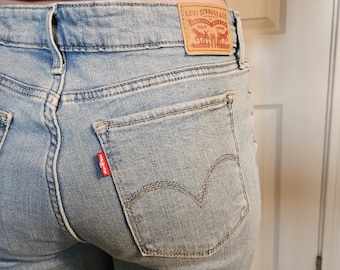 Vintage Levis Jeans, Größe 31, helle Waschung, skinny Passform