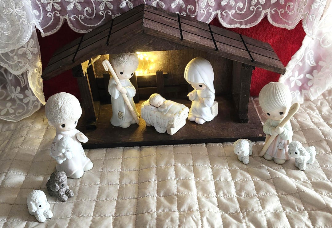 Precious Moments Manger