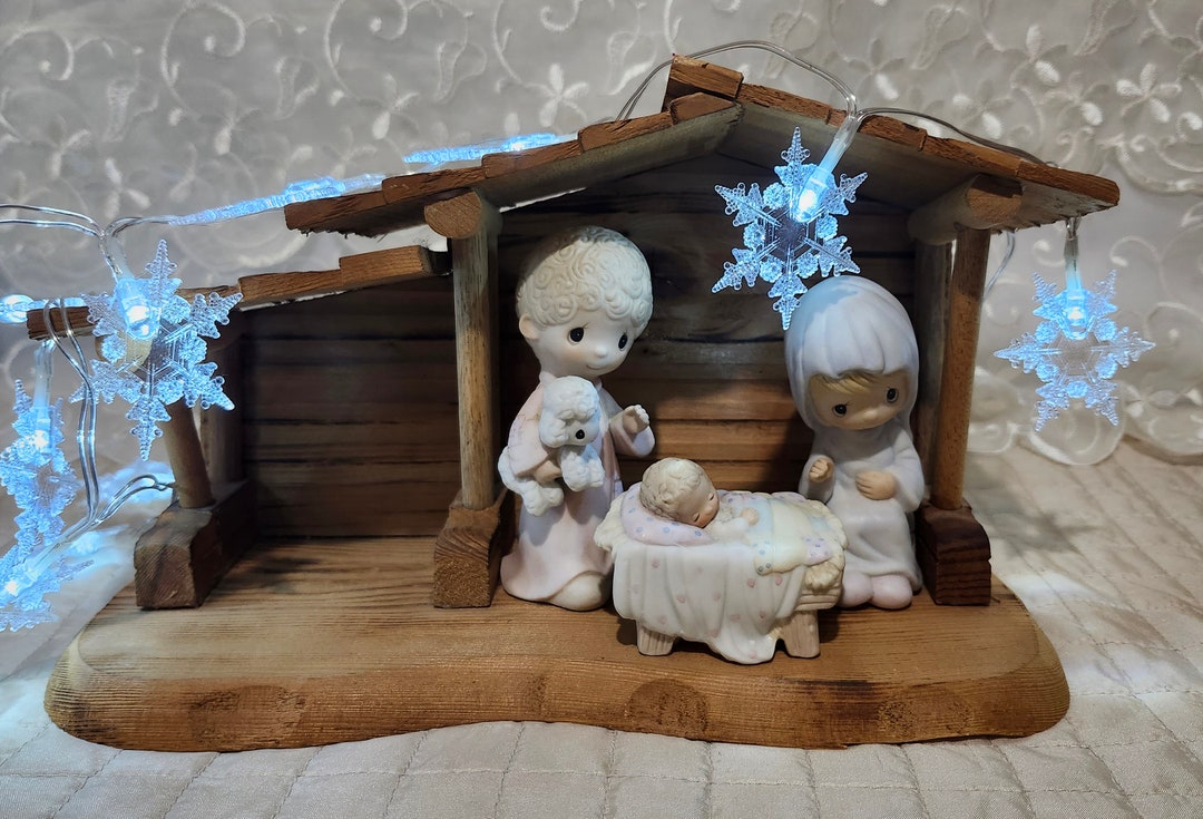 Precious Moments Nativity Set Includes Wood Manger and Holy Family ...