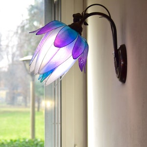 wall lamp white and violet in resin, fairy room ambiance light, flower lamp image 3