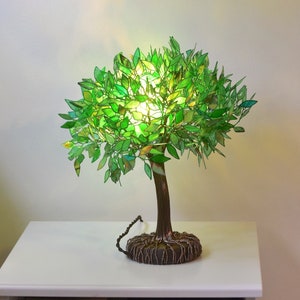 Lamp in the shape of a green tree moved by the wind, luminous bonsai in handmade resin, lighting and reproduction of nature in the home image 1