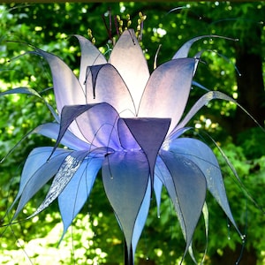 flower-shaped floor lamp, light blue and white art lamp, unique handmade piece in resin, modern lighting