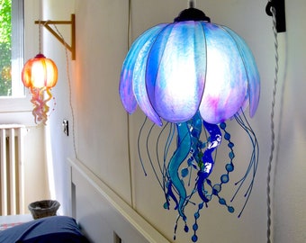lamp MADE TO ORDER in the shape of a jellyfish to hang on the wall, bedside table space-saving light, customizable colored resin applique