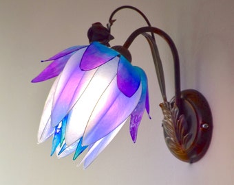 wall lamp white and violet in resin, fairy room ambiance light, flower lamp