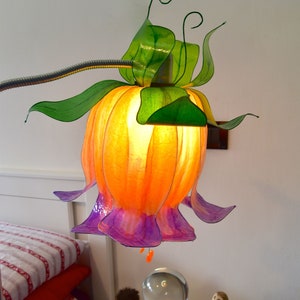Flexible stem lamp for reading, flower-shaped fairy lamp for magic room, orange yellow purple resin lampshade light image 4