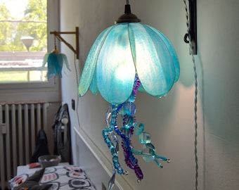 Handbemalte, quallenförmige Wandlampe aus Kunstharz