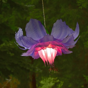 pendant lamp: hand-made and hand-painted 56 petals pink and purple flower
