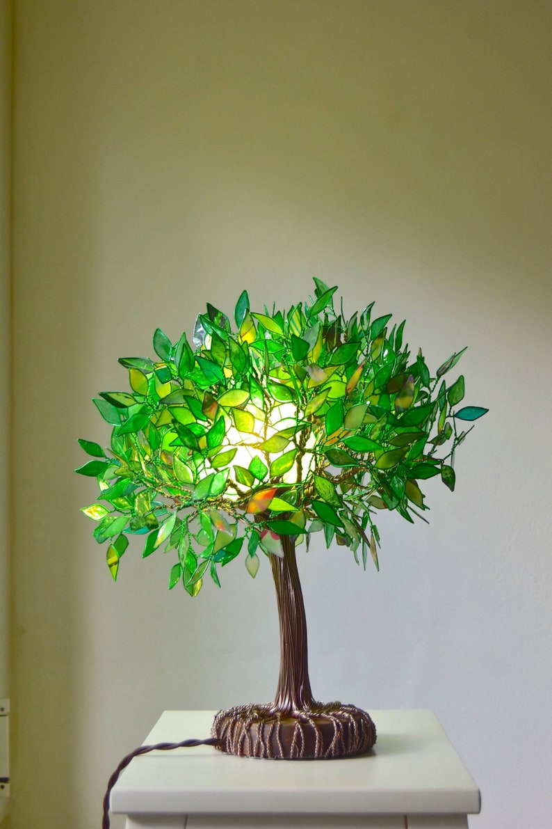 Lampada a forma di albero verde mosso dal vento, bonsai luminoso in resina fatto a mano, illuminazione e riproduzione di natura in casa immagine 8